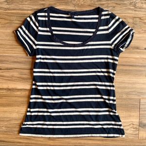 FREE W PURCHASE GAP Striped Scoopneck Tee - M